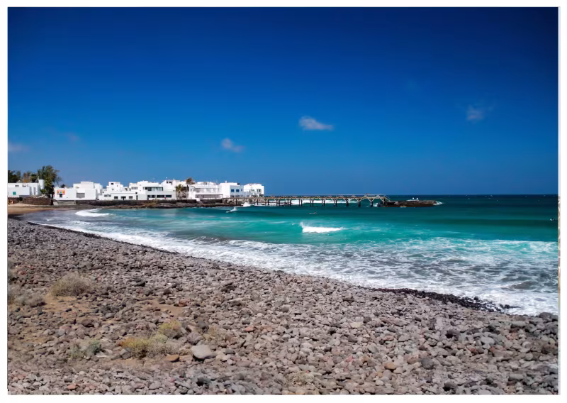 Man Taken to Hospital After Medical Emergency at La Garita Beach, Lanzarote