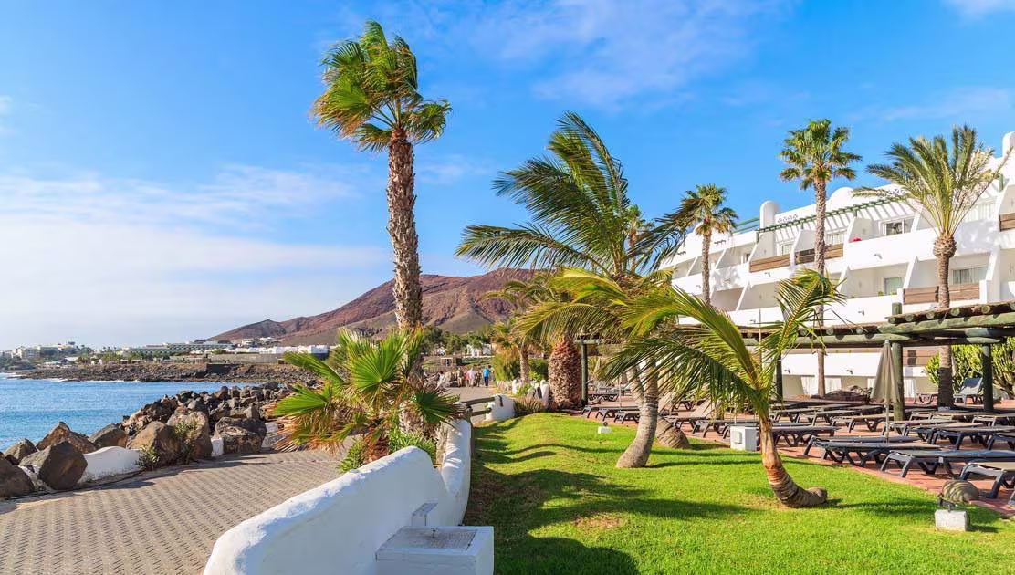 Playa Blanca Promenada